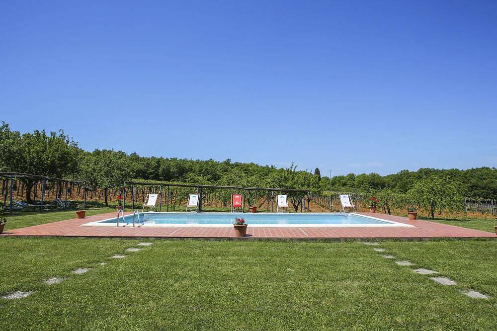 Confortable appartement dans une maison de vacances avec piscine, Wifi, Tv, patio, vue panoramique in Monteriggioni, Chianti