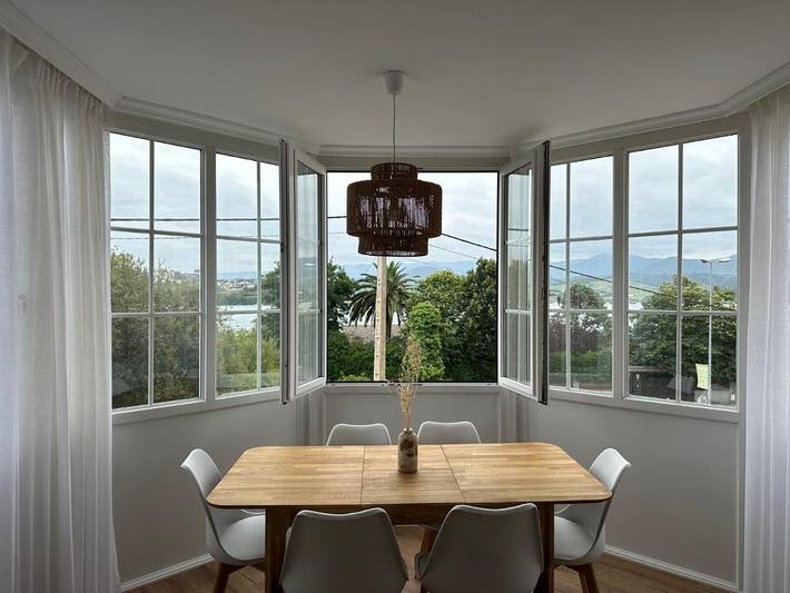 Apartamento para 6 personas, con jardín además de vistas y vistas al lago, Se admiten mascotas en San Vicente de la Barquera
