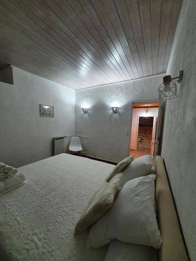 Gîte pour 3 personnes, avec piscine et jardin à Castillon-du-Gard - 3