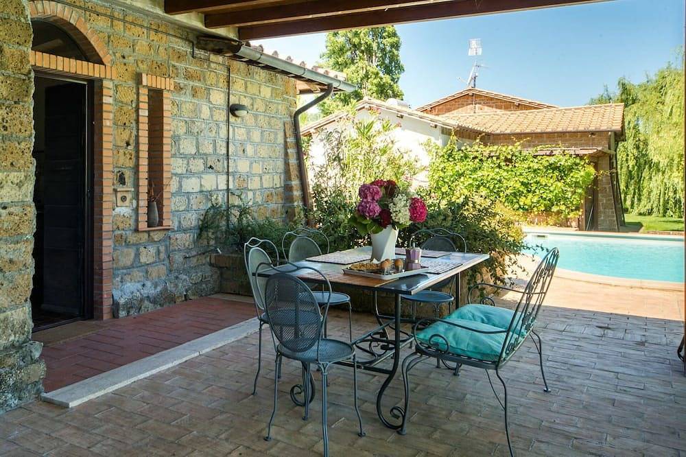 Bonito apartamento en villa con Wifi, piscina, Tv, patio, vista panorámica, aparcamiento in Le Mosse, Provincia de Viterbo