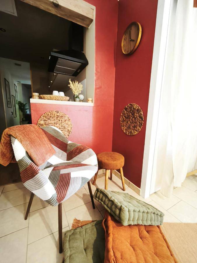 Gîte pour 2 personnes, avec jardin ainsi que vue et piscine dans Lys-Haut-Layon - 4