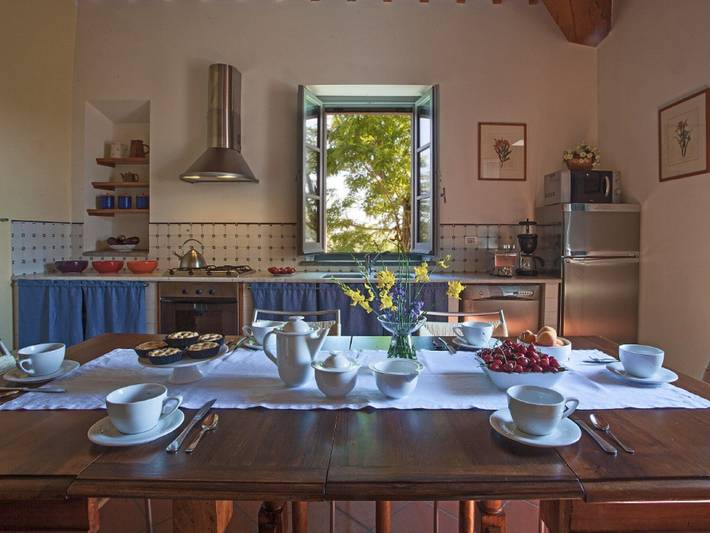 Location de vacances pour 9 personnes, avec jardin ainsi que piscine et terrasse, adapté aux familles à Chiusi - 4