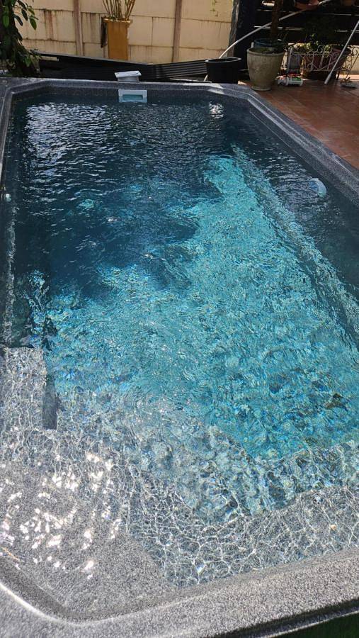 Pension voor 3 personen, with tuin and uitzicht as well as zwembad in Gujan-Mestras