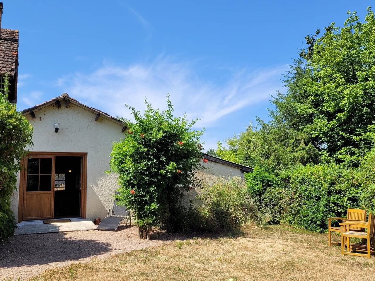 Holiday Home 'Gite Syrah' with Shared Pool, Private Terrace, and Wifi in Saint-Saud-Lacoussière, Périgord-Limousin Regional Nature Park