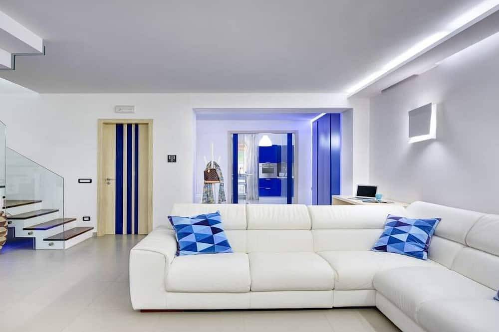 A newly renovated, stylish 2 bedroom apartment with amazing sea view in Nerano, Naples Province