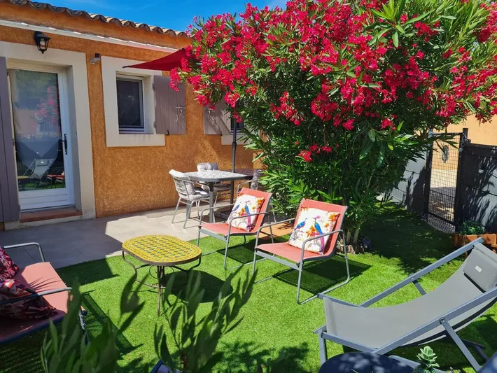 Apartamento de vacaciones para 2 personas, con piscina y jardín - 1