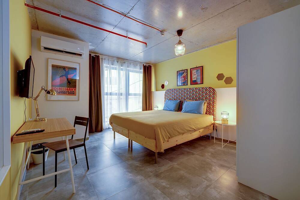 Charming Room in Sliema Creek Guesthouse (Room 1) in Tas-Sliema, Île de Malte