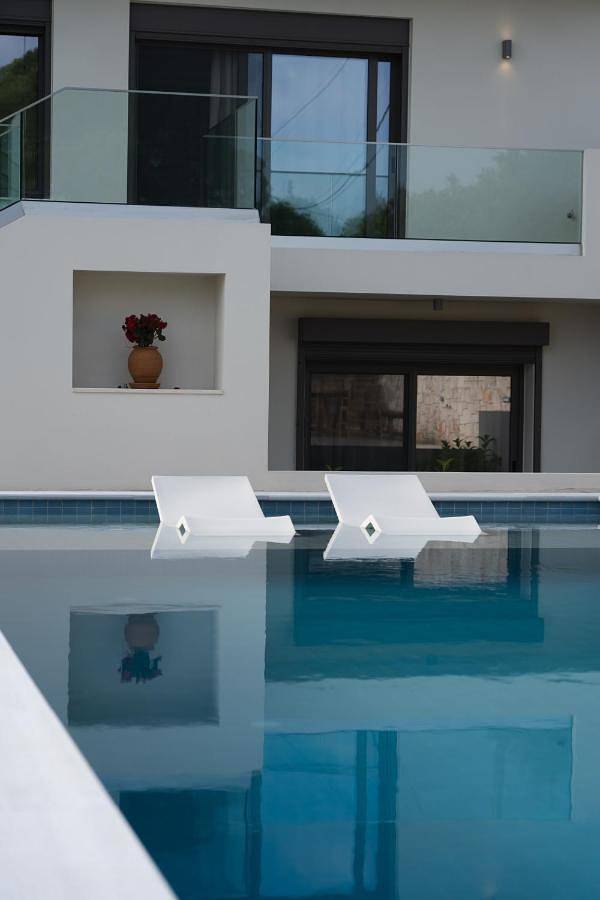 Mamfredas Luxury Residence in Planos, Zakynthos