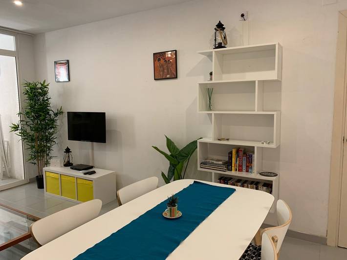 Holiday apartment for 6 people, with garden and ocean view as well as pool and terrace in Sitges