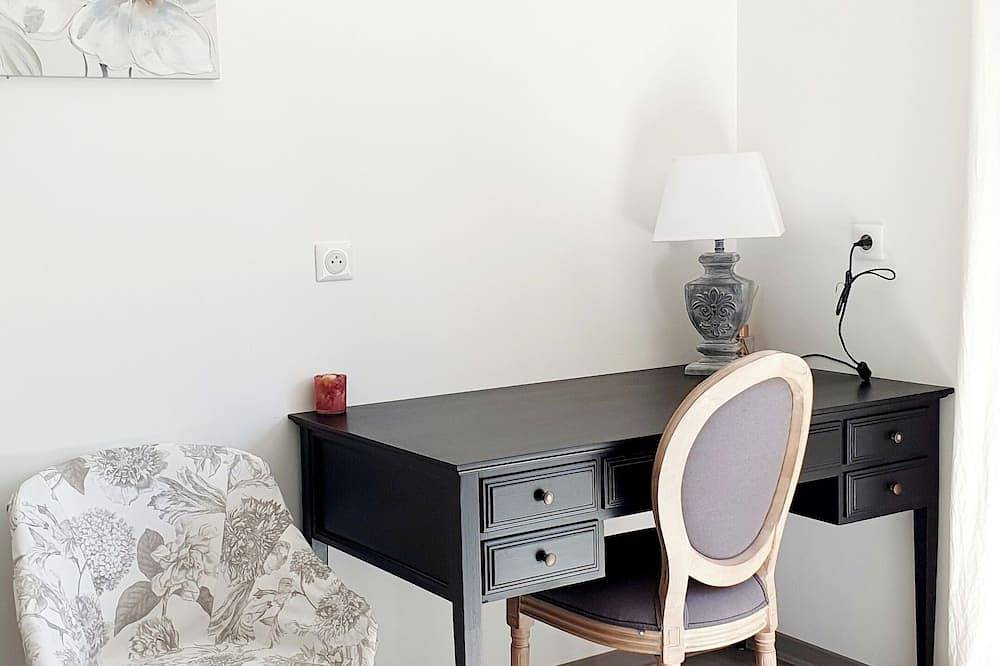 Au bois Joli\nvilla ombragé\npiscine privée, sécurisée\n4 chambres\nprès de Bergerac in Lembras, Périgord Pourpre