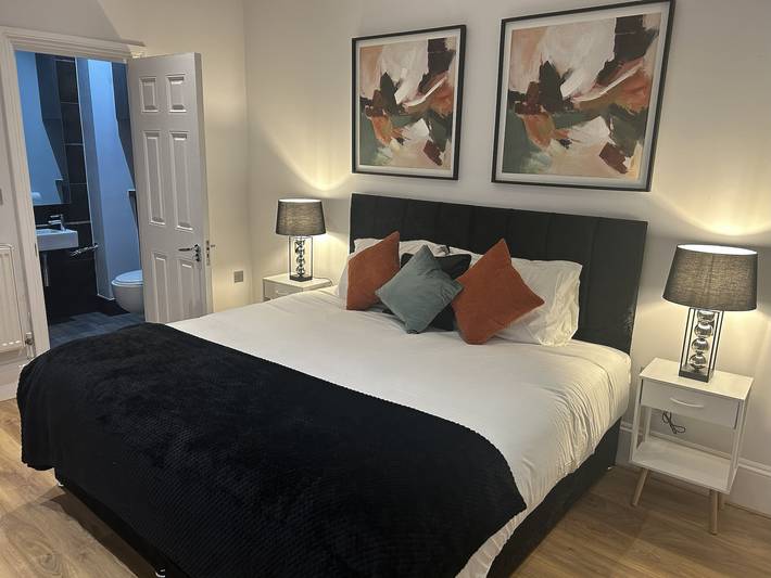 Holiday letting for 7 people in Bedford