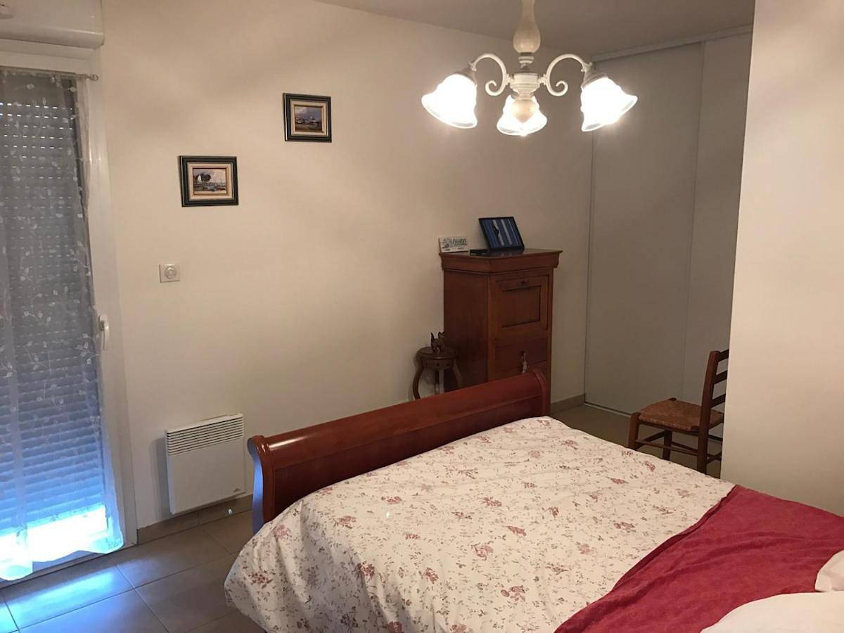 Appartement entier, One-Bedroom Apartment in La Teste-de-Buch, Région d'Arcachon