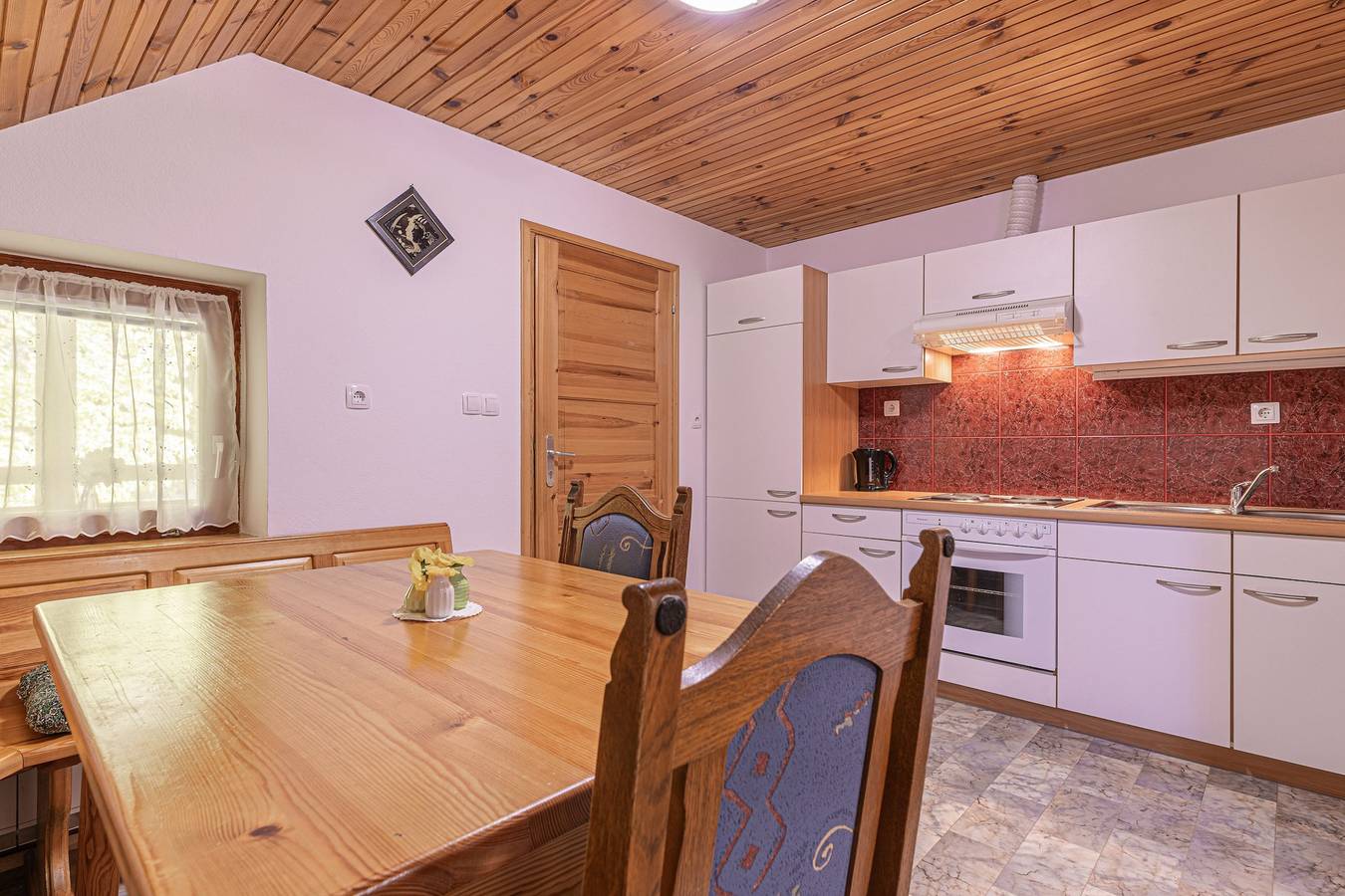 Ganze Wohnung, Eco farm Mikl Pine Tree Apartment in Karawanken und Bachergebirge, Slowenien