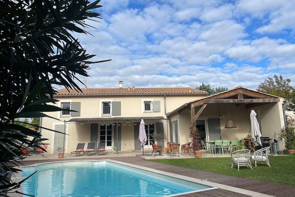 Charming house in the heart of the village of Fontvieille in Provence in Fontvieille, Arles region