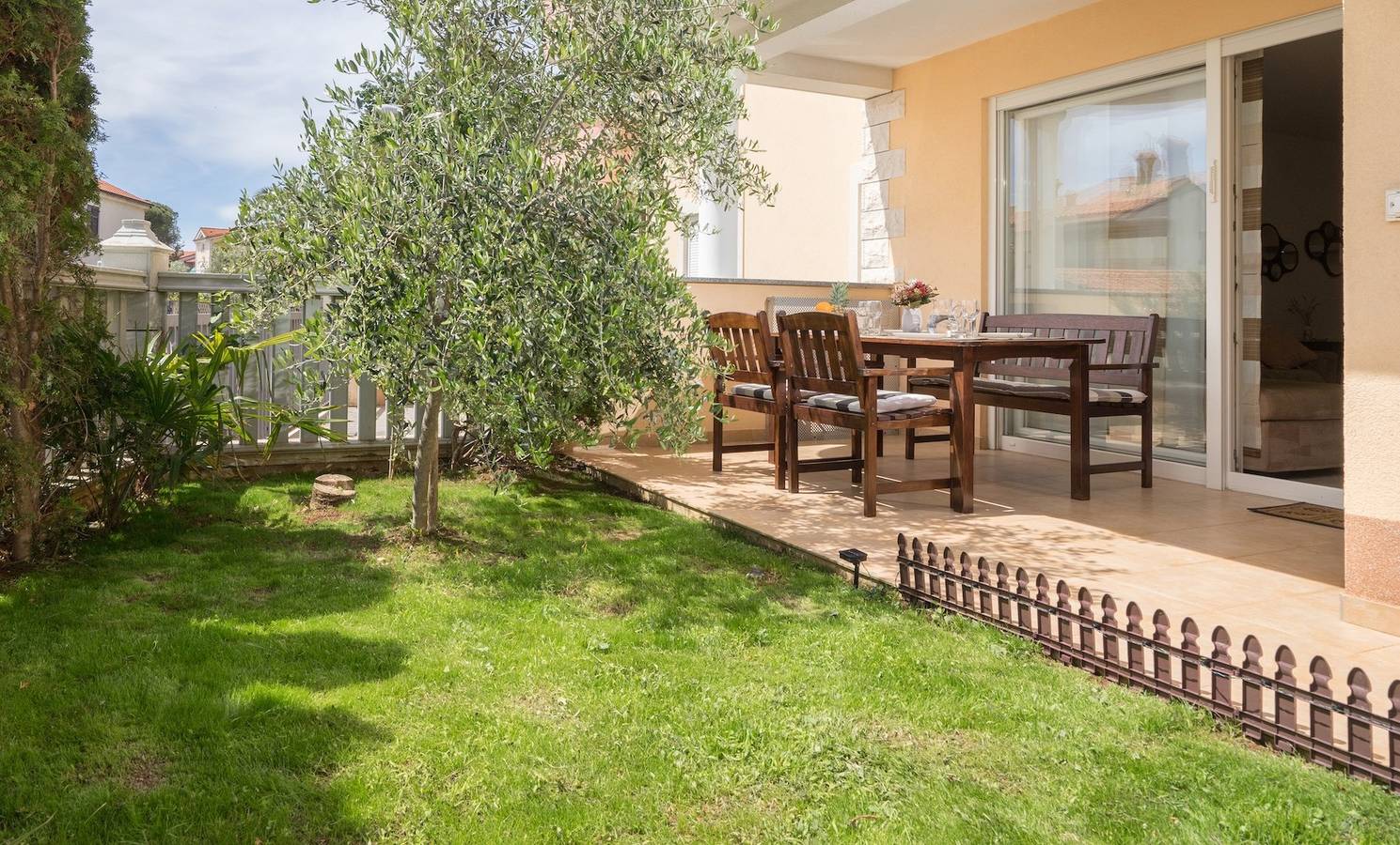Appartement entier, Spacious apartment with the garden, near the sandy beach in Medulin, Pula-Medulin