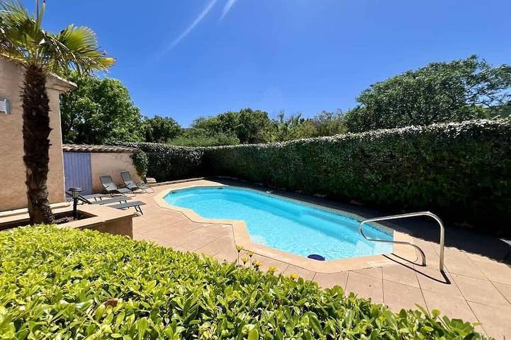 Location de vacances pour 11 personnes, avec jardin et balcon dans Plage de la Gaillarde