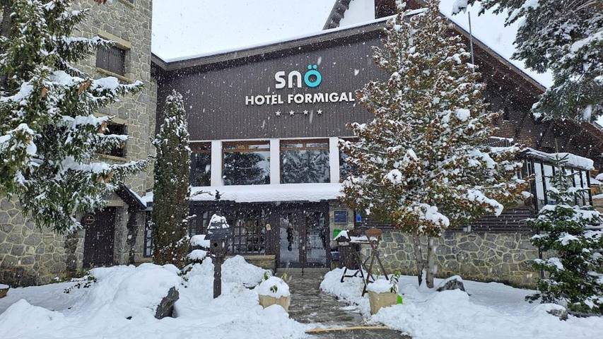 Hôtel pour 2 personnes, avec piscine ainsi que jacuzzi et terrasse