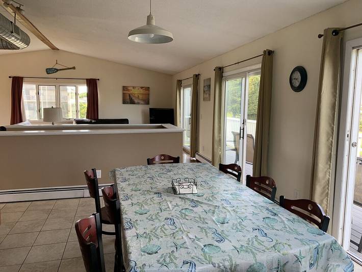 Vacation rental for 10 people, with terrace and hot tub as well as yard in Narragansett