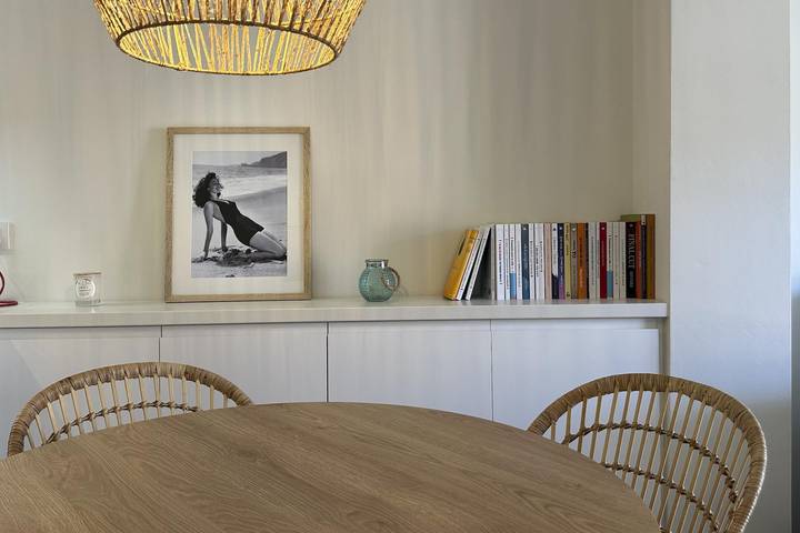 Geheel vakantieappartement, Seaside Escape met AC, Terras & Eenpersoonsbedden - Cala Pola 2km in Tossa de Mar, Costa Brava