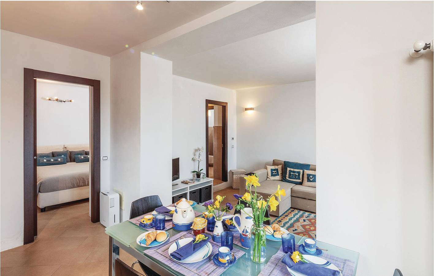 Ganze Ferienwohnung, Apartment mit Meerblick, WiFi und Kochnische. in Pitelli, La Spezia