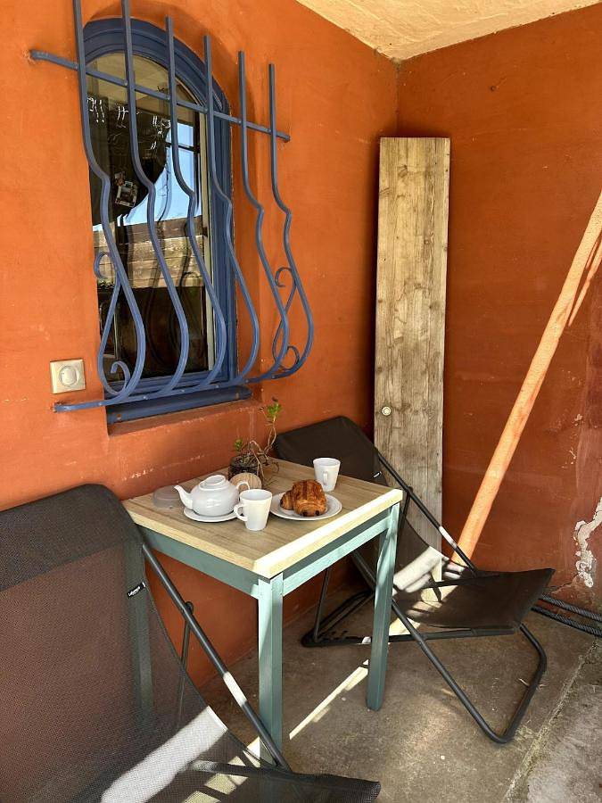 Gîte pour 6 personnes, avec jardin à Roussillon - 4