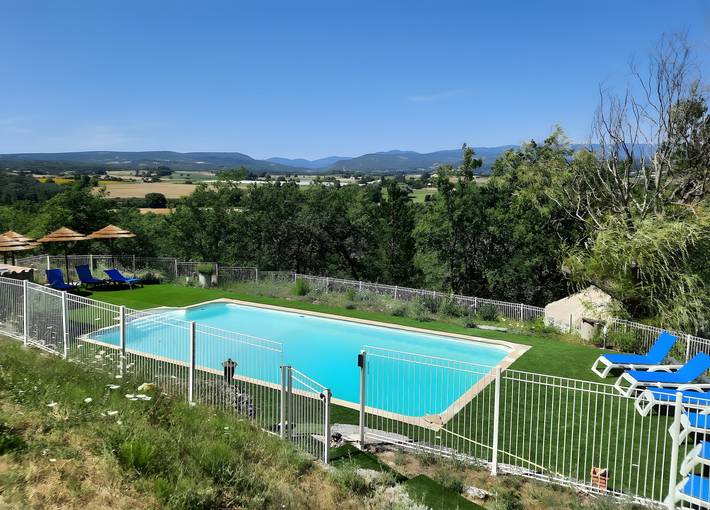 Location de vacances pour 4 personnes, avec jardin dans les Alpes-de-Haute-Provence
