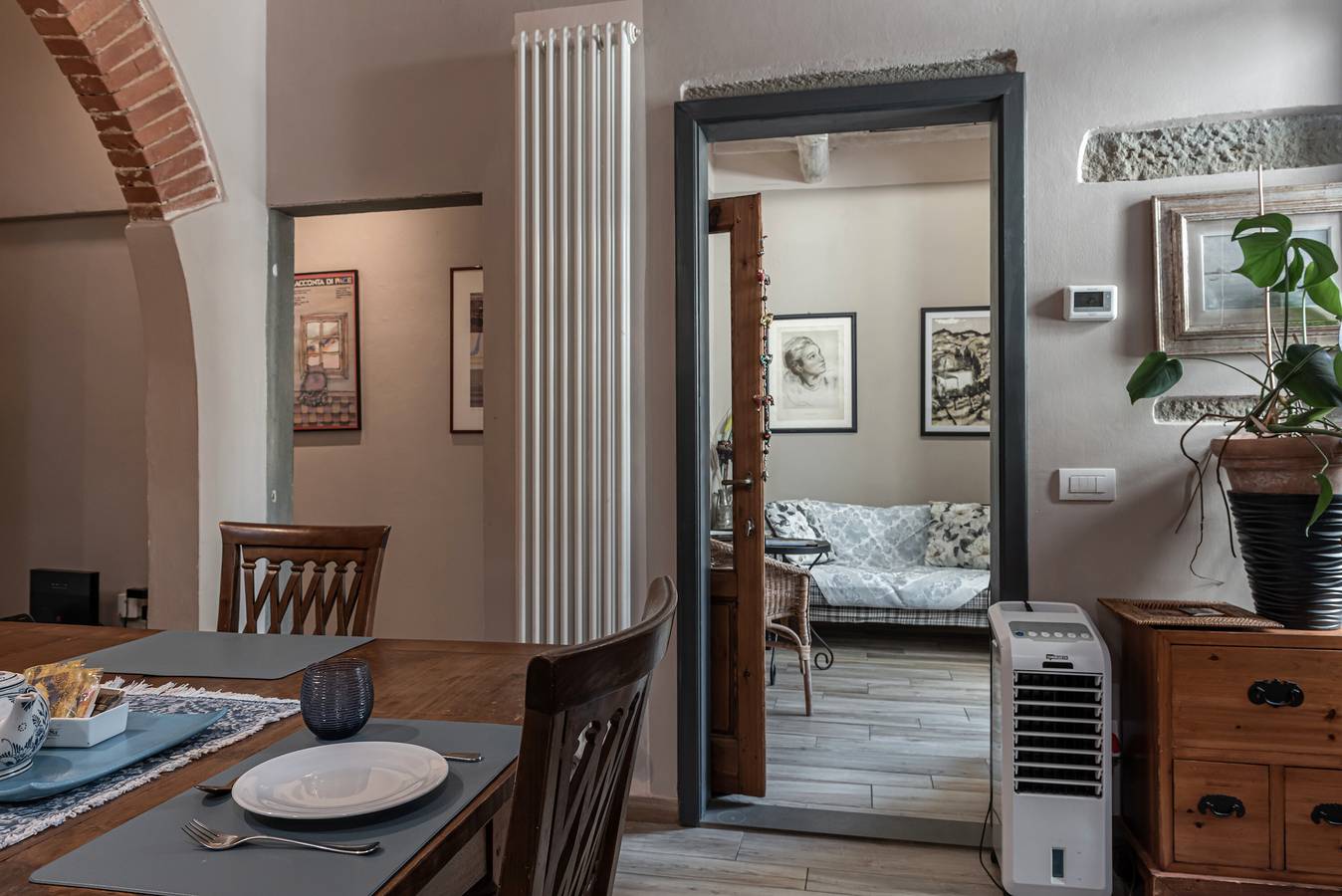 Geheel appartement, Appartement 'La Casa Dei Libri' met Privéterras, Wi-Fi en Airconditioning in Florence city center, Florence