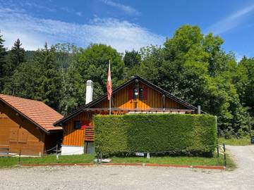 Maison de campagne pour 4 personnes, avec vue et balcon dans Charmey