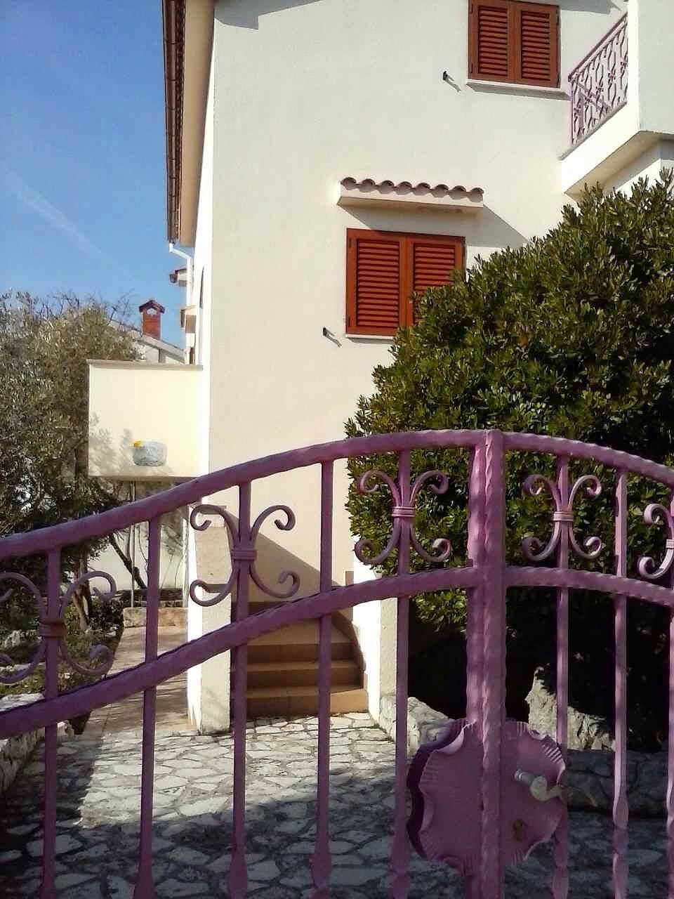 Ganze Wohnung, 1-Zimmer-Ferienwohnung mit Terrasse Cres A-12609-b in Cres Stadt, Cres