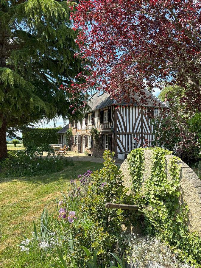 Location de vacances pour 8 personnes, avec vue et terrasse dans Le Mesnil Germain