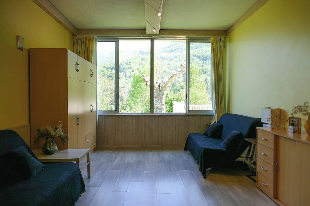 Entire apartment, Stylish 1-Bedroom Apartment in Aiguebelette-le-Lac, Chambéry region