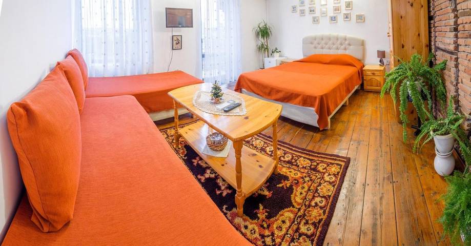 Gîte pour 3 personnes, avec balcon dans Veliko Tarnovo