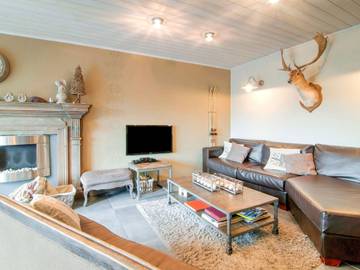 Gîte pour 9 personnes, avec sauna ainsi que terrasse et jardin à Fauvillers