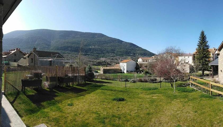 Ferienwohnung für 5 Personen, mit Ausblick und Garten - 1