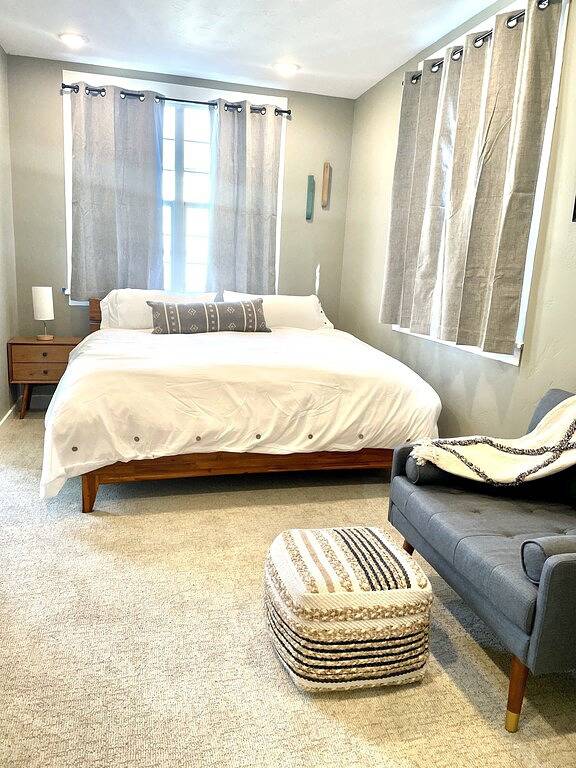 Ganze Wohnung, Bay Window -incredible river views- Old Town- new deck! Lots of stairs. in Florence (Oregon), Lane County