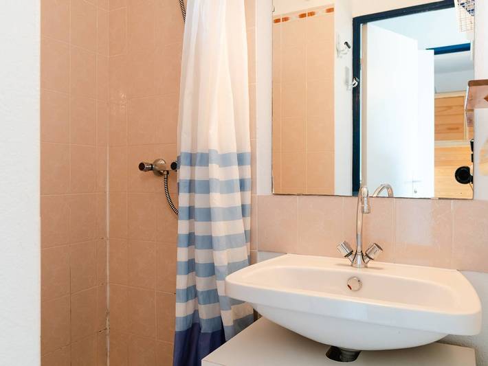 Gîte pour 4 personnes, avec piscine et terrasse dans Plage des Ayguades - 4