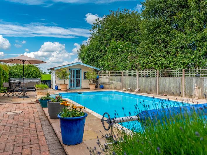 Holiday rental for 4 people, with lake view and terrace as well as garden, with pets in Stafford