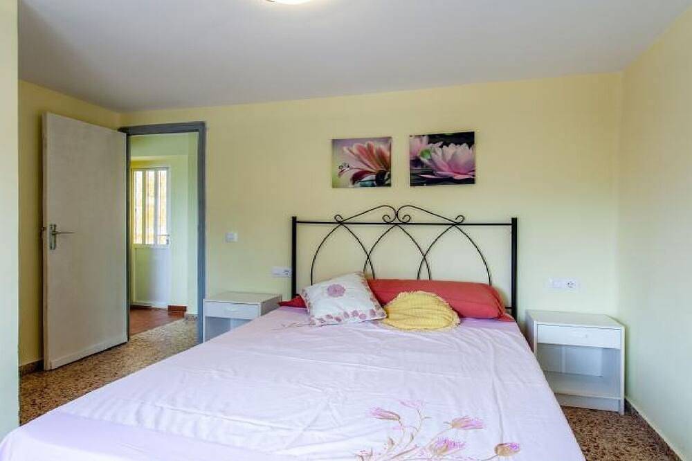 Wonderful holiday in  Villa Masias  Moncada. Valencia in Moncada, Costa de Valencia