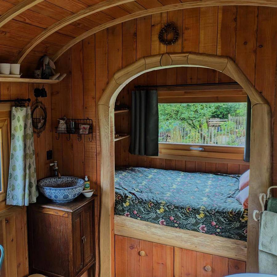Roulotte Ravel-Emoi Chambre Insolite de Charme in Ramillies, Province du Brabant wallon