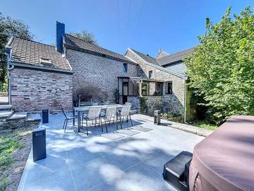 Gîte pour 8 personnes, avec jardin et jacuzzi à Sprimont