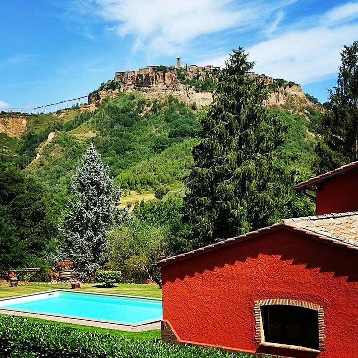 Agriturismo per 6 persone, con Terrazza e Giardino nonché Piscina e Panorama a Bagnoregio
