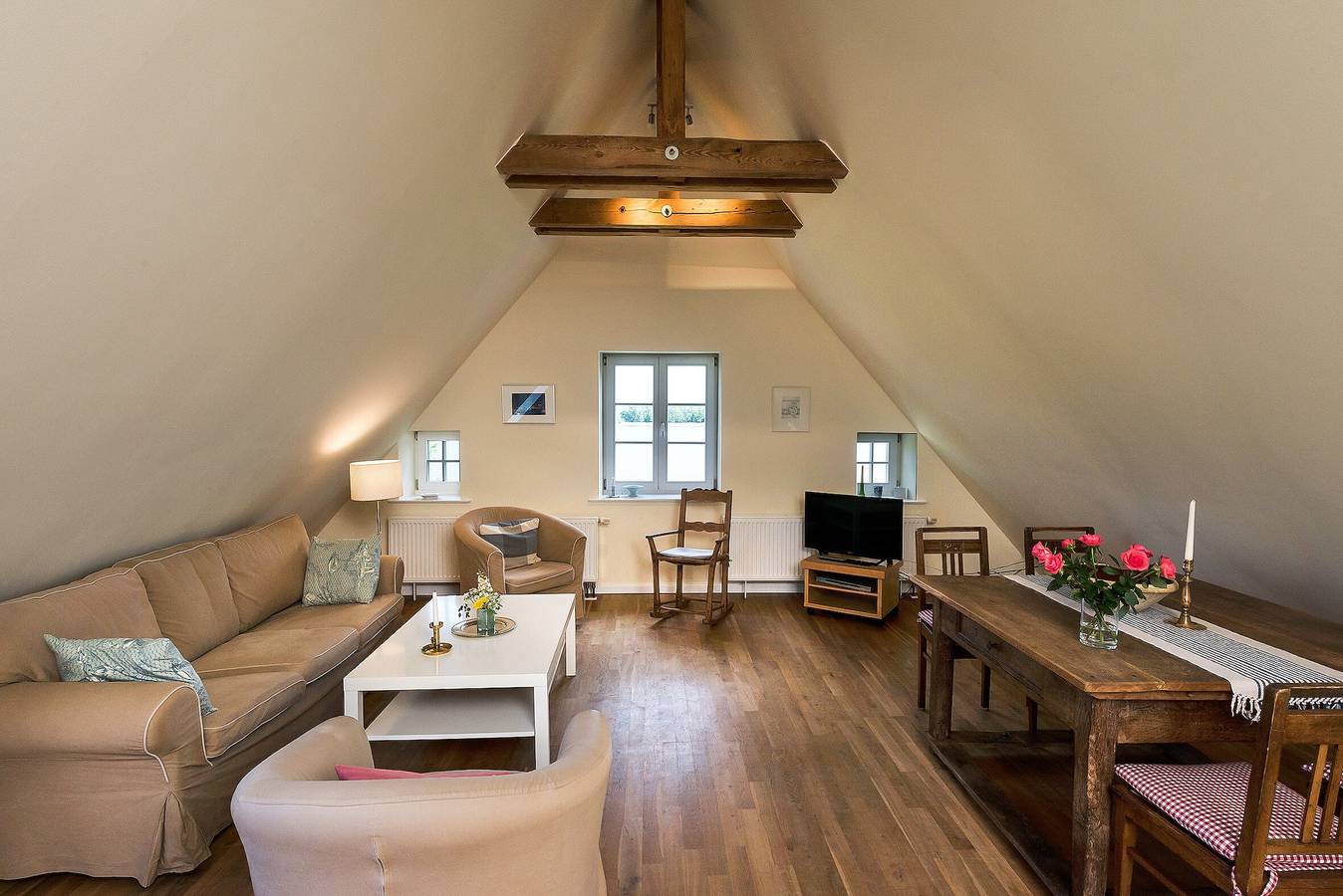 Ganze Wohnung, Ferienwohnung "Gut Grubnow Rügen - 8" mit Seeblick, Gemeinschaftsgarten und Wlan in Neuenkirchen (Rügen), Rügen