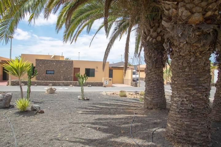 Chalet para 4 personas, con piscina y jardín en Fuerteventura - 2