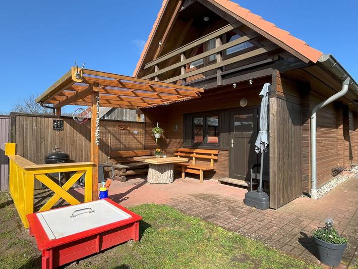 Ferienwohnung für 5 Personen, mit Balkon und Garten, kinderfreundlich in Bastorf