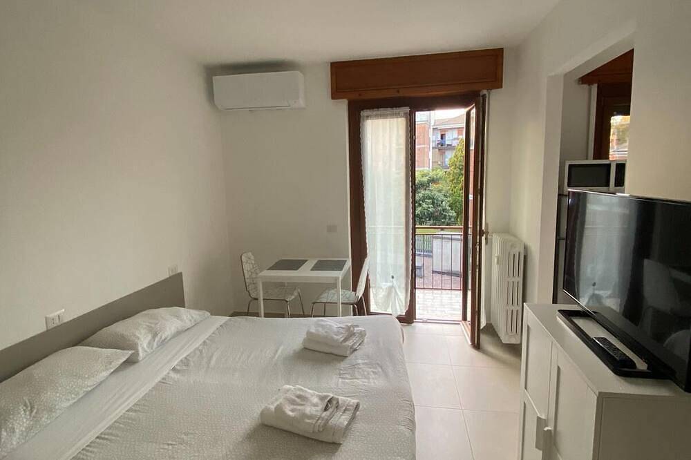 Appartamento intero, Mono Piccolo Erminia in Novara (Italia), Provincia di Novara