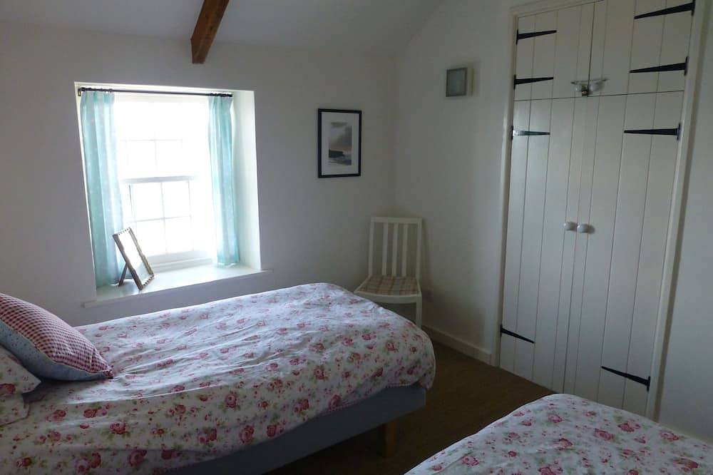 Beautiful Renovated Fisherman's Cottage With Stunning Sea Views in Sennen, Cornwall