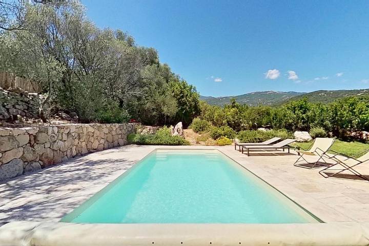 Villa pour 4 personnes, avec jardin ainsi que piscine et vue à Figari - 2