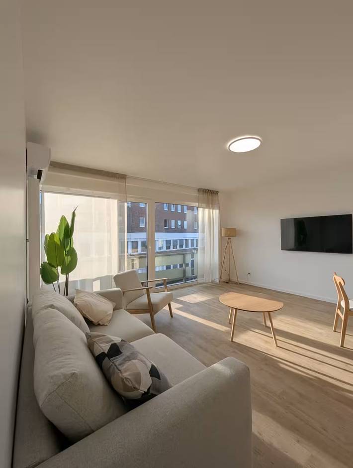 Hotel for 4 people, with terrace and balcony/terrace in Mönchengladbach
