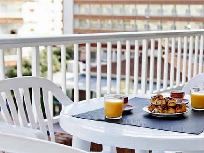 Holiday apartment for 6 people, with pool and garden in Blanes