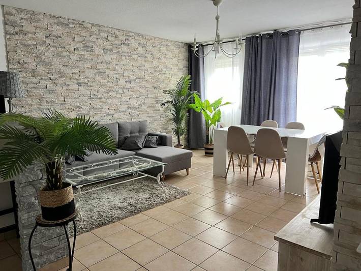 Appartement de vacances pour 6 personnes, avec balcon et piscine